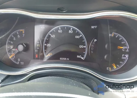 2015 Jeep Grand Cherokee Laredo z USA, uszkodzony, nr VIN 1C4RJFAG7FC643598